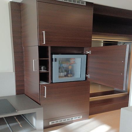 Rmh Modena Des Arts Hotel Екстериор снимка