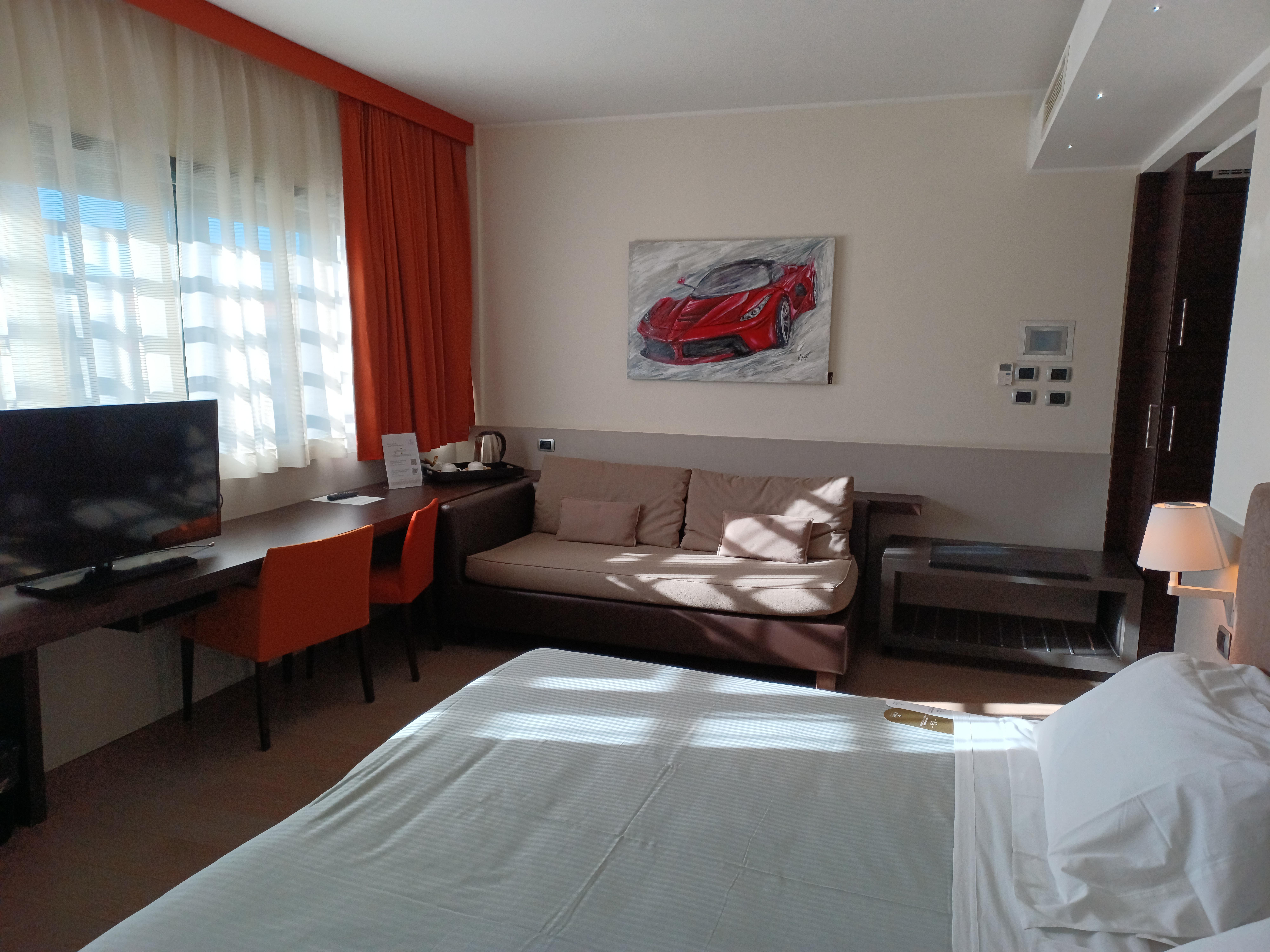 Rmh Modena Des Arts Hotel Екстериор снимка