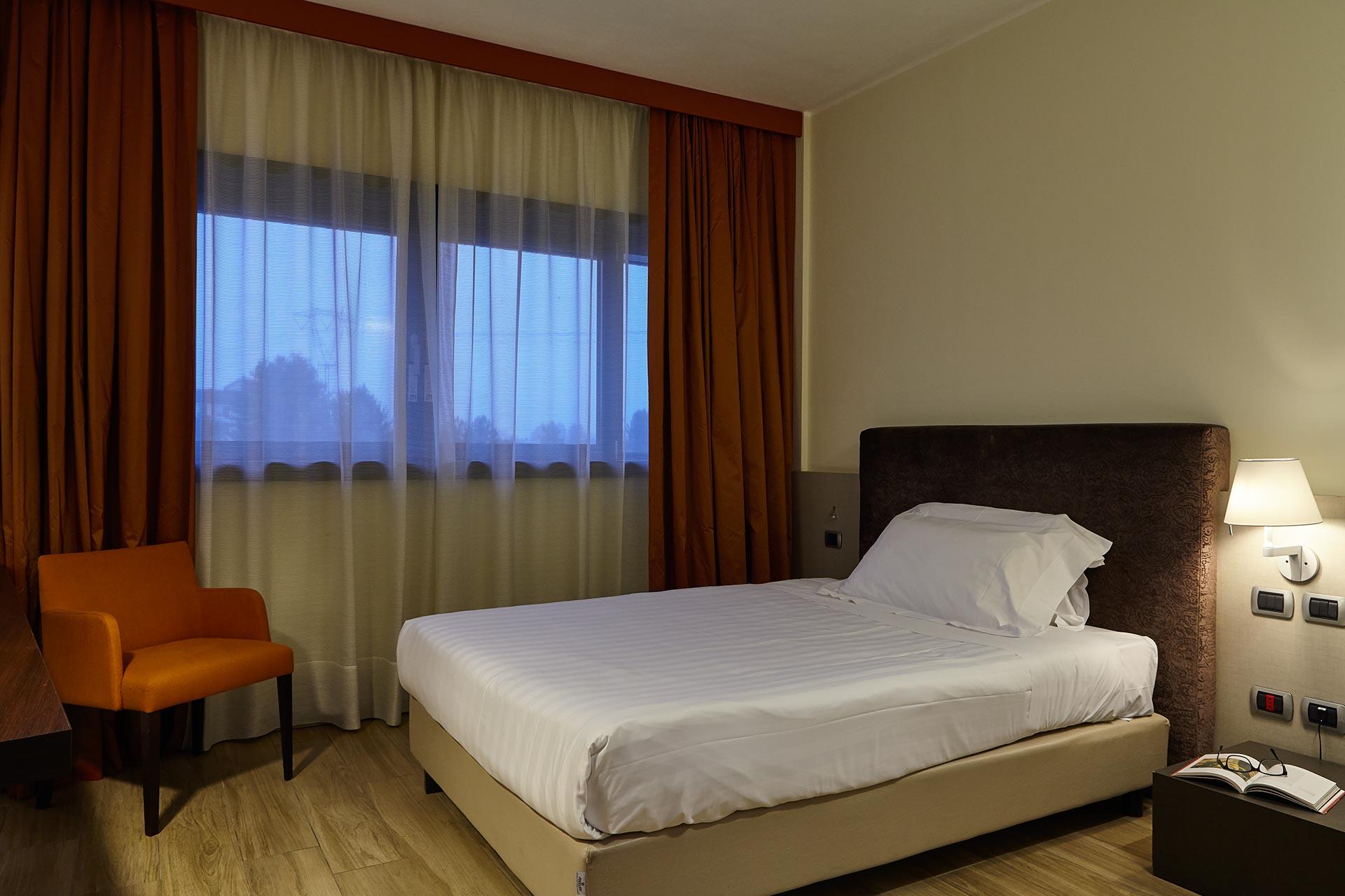 Rmh Modena Des Arts Hotel Екстериор снимка