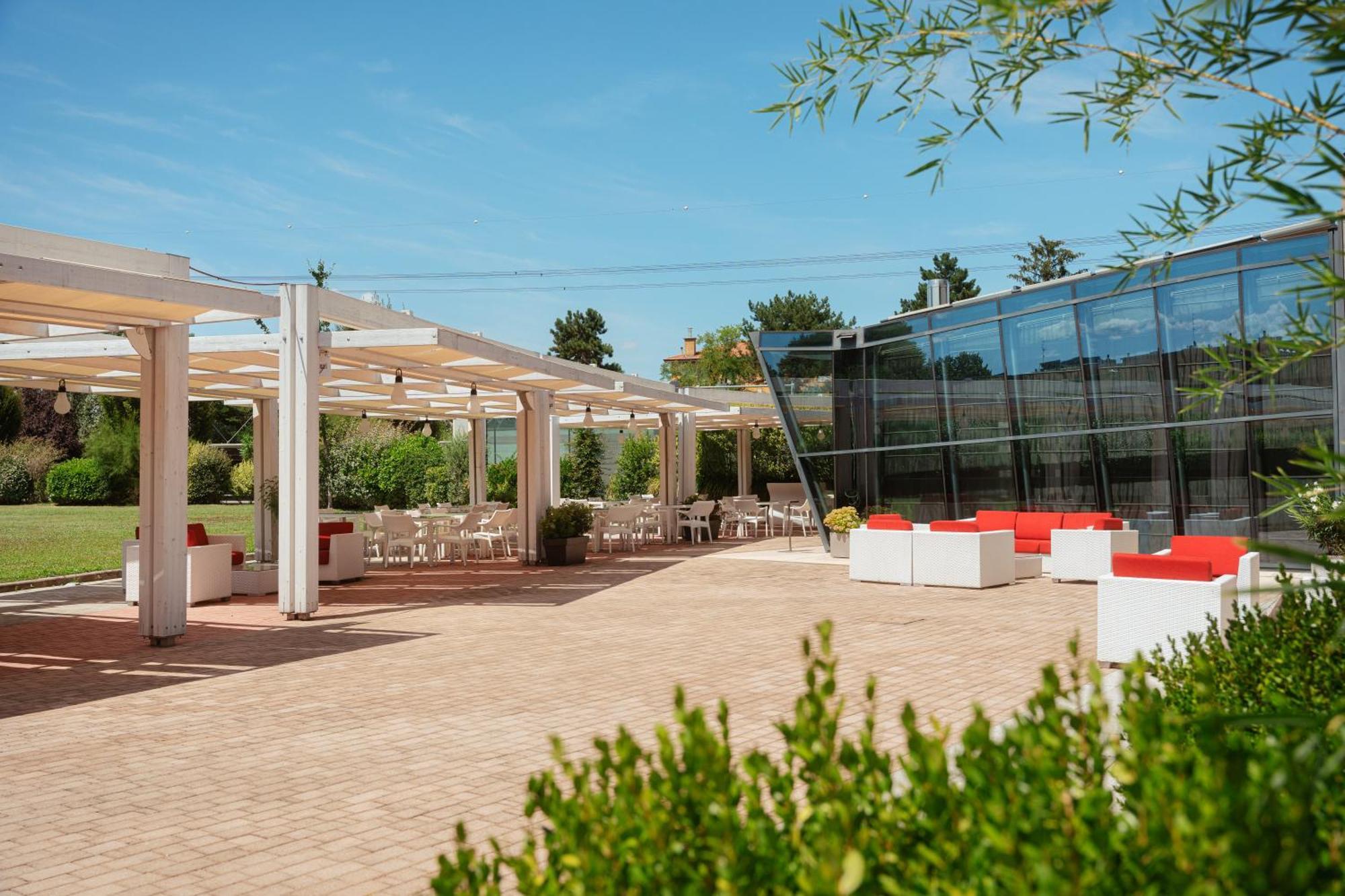 Rmh Modena Des Arts Hotel Екстериор снимка