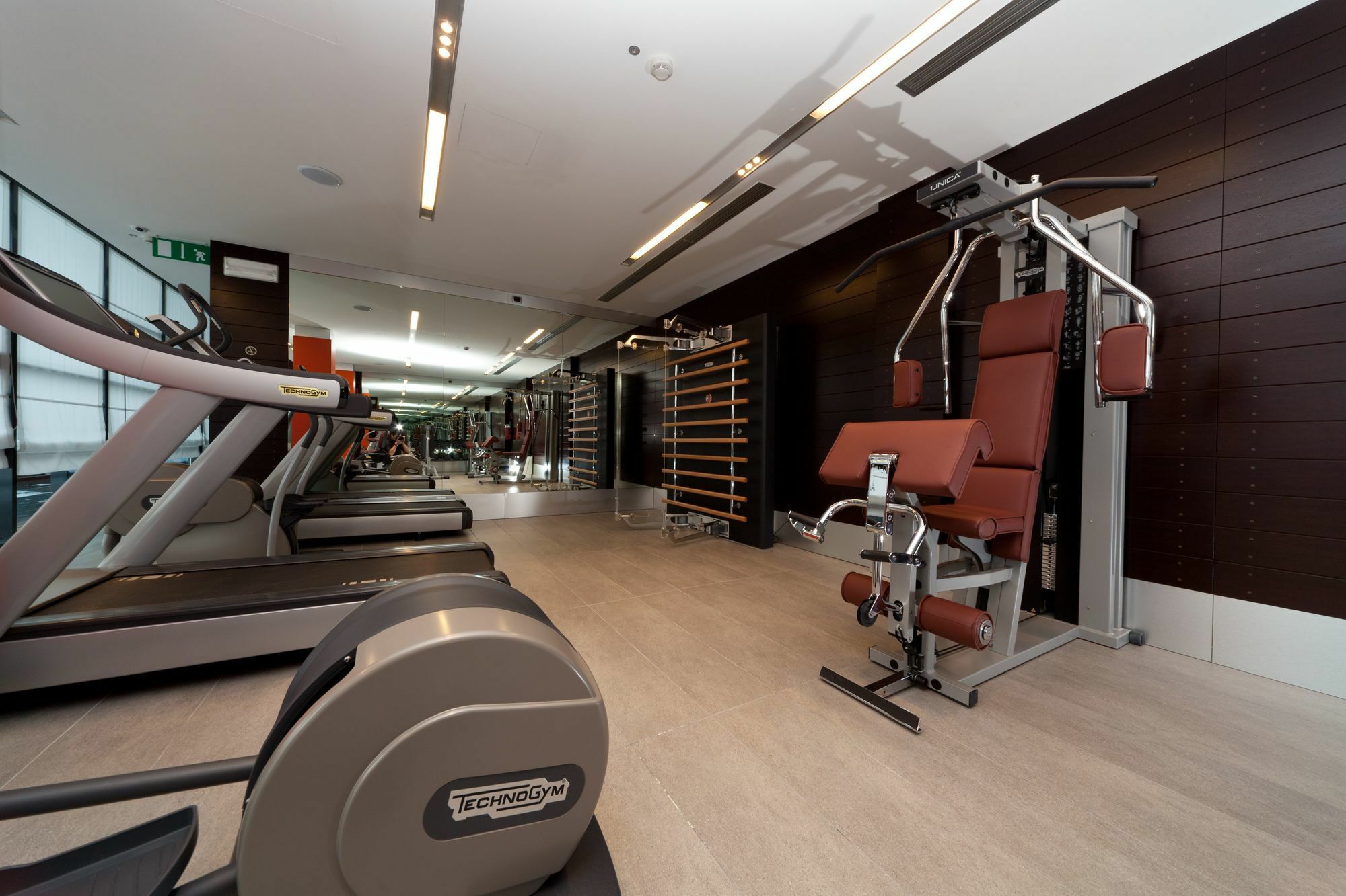 Rmh Modena Des Arts Hotel Екстериор снимка