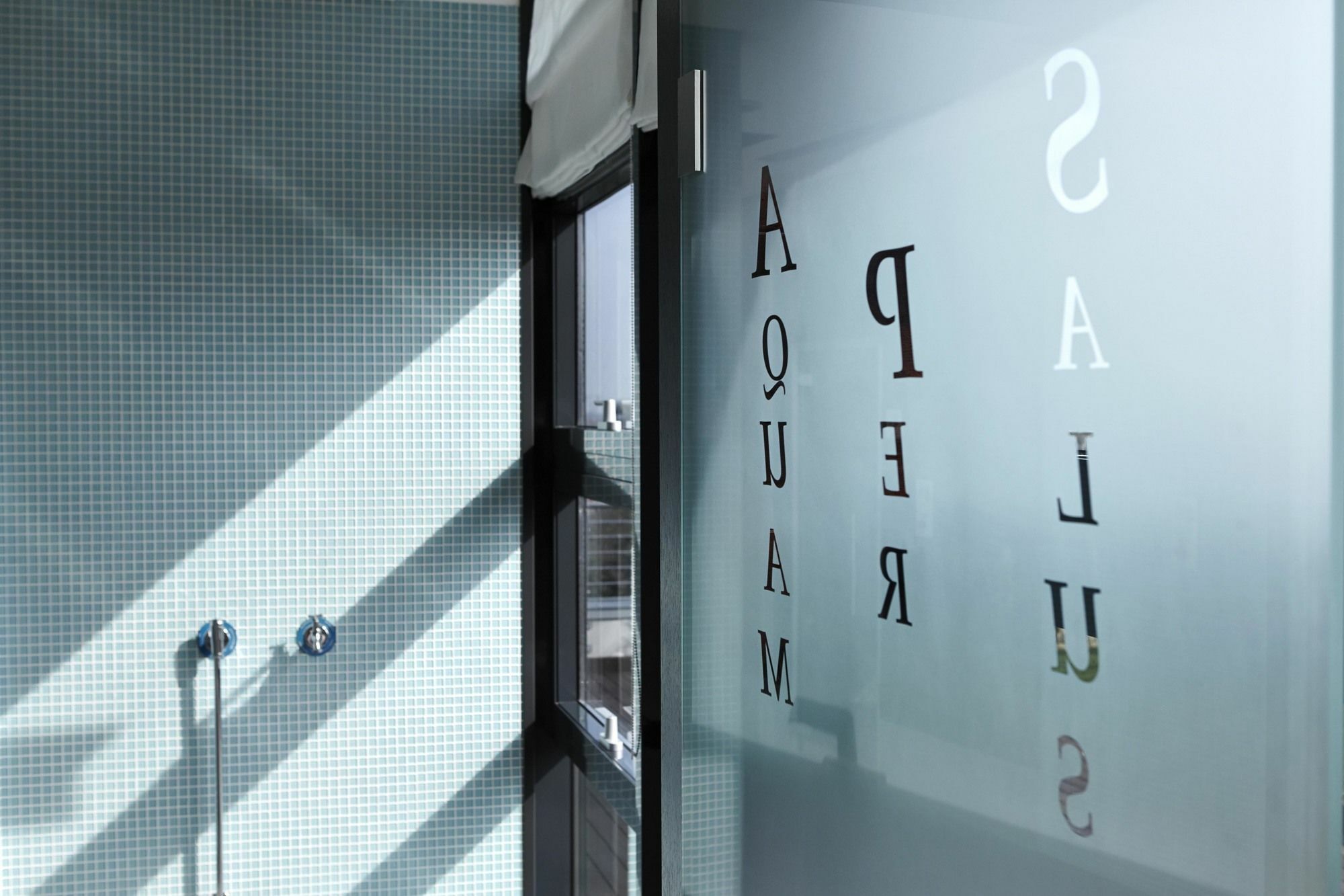 Rmh Modena Des Arts Hotel Екстериор снимка
