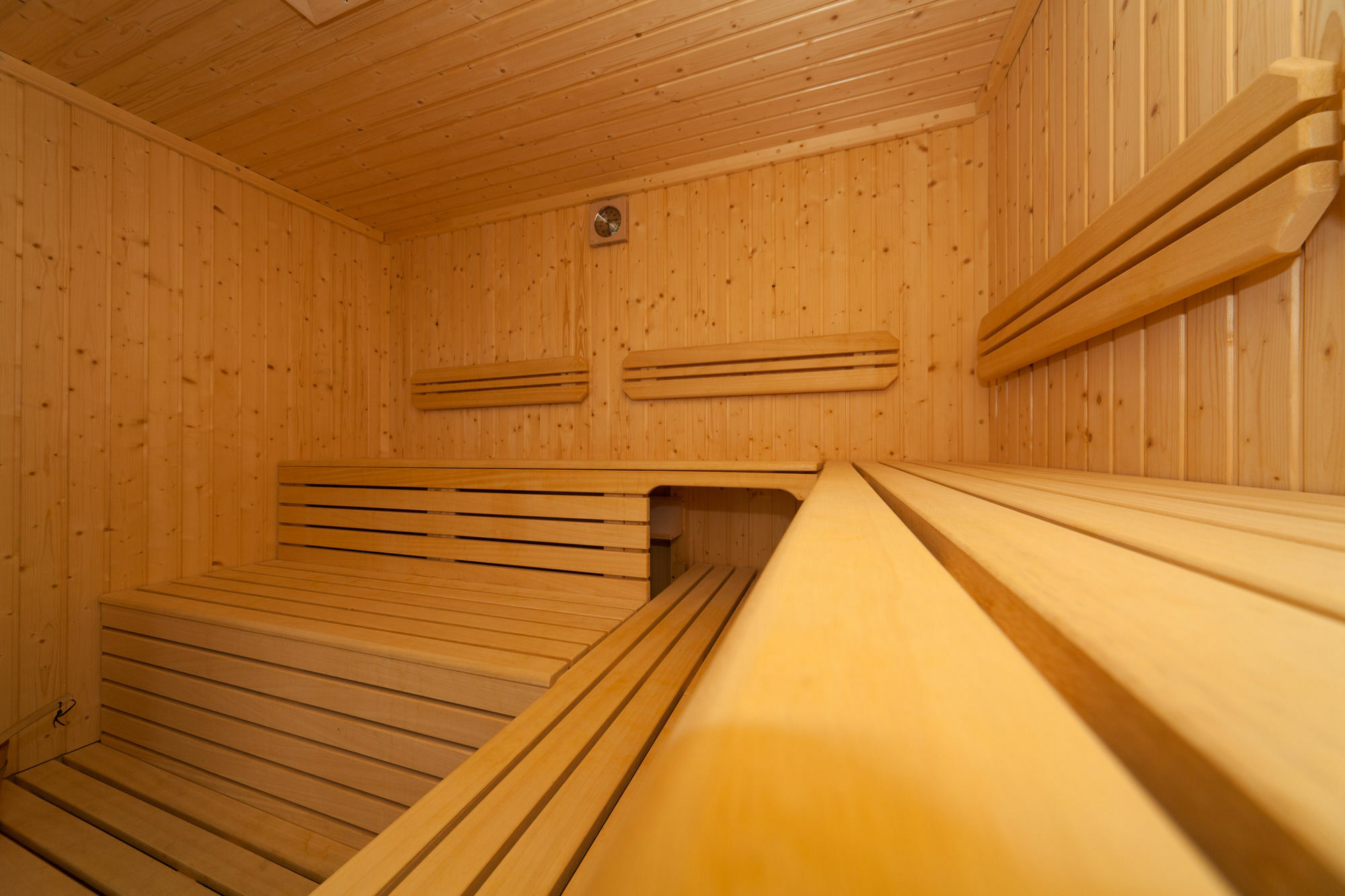 Rmh Modena Des Arts Hotel Екстериор снимка