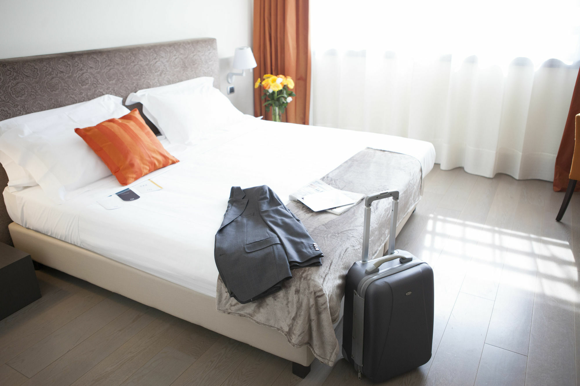 Rmh Modena Des Arts Hotel Екстериор снимка