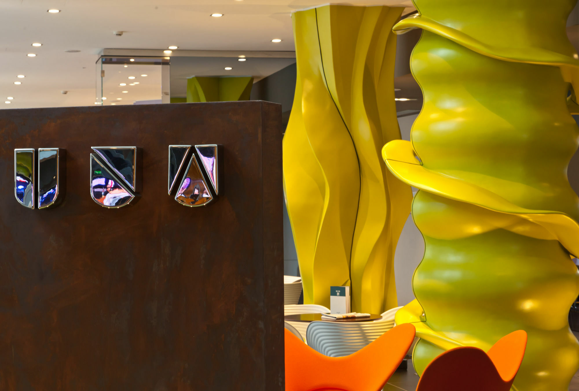 Rmh Modena Des Arts Hotel Екстериор снимка