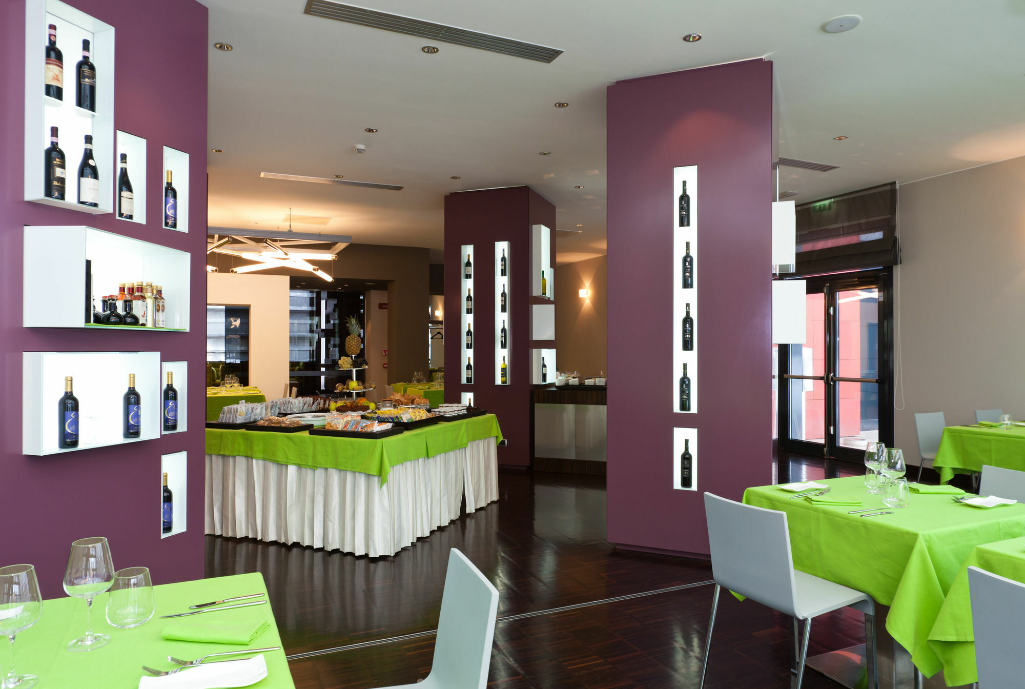 Rmh Modena Des Arts Hotel Екстериор снимка